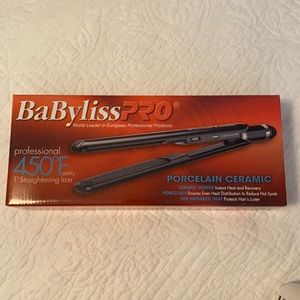 New in Box Babyliss Pro Porcelain Ceramic Straightening Iron